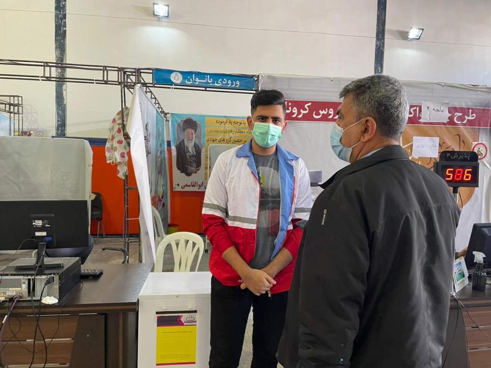 بازدید مدیر عامل هلال‌احمر خوزستان از مراکز تجمعی واکسیناسیون درویش زاده دزفول